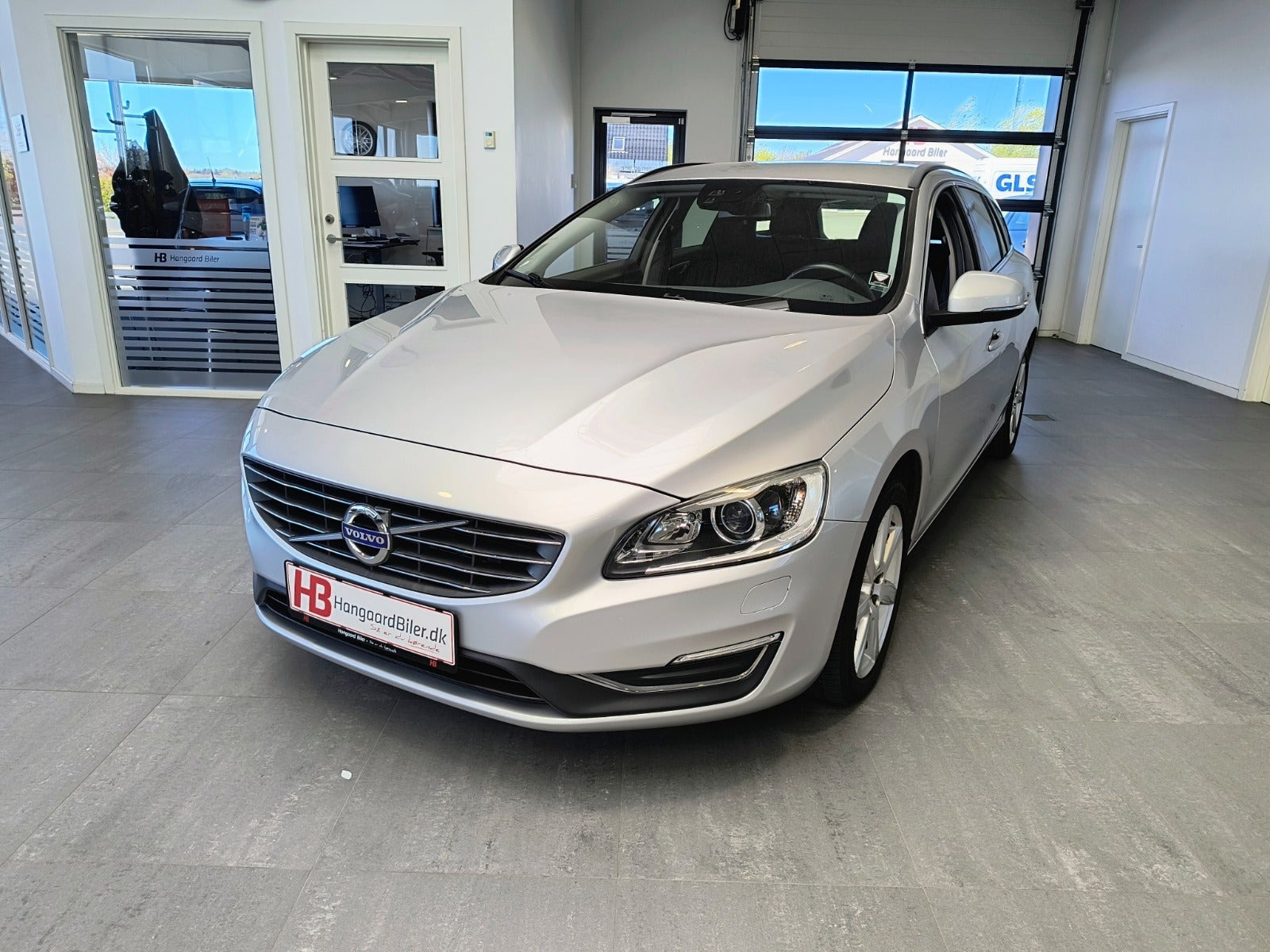 Sølv Volvo V60 fra 2017