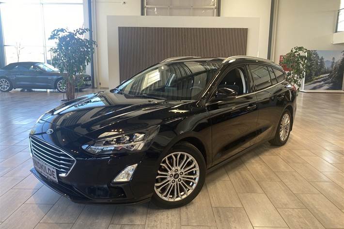 Sort Ford Focus fra 2020 set udefra