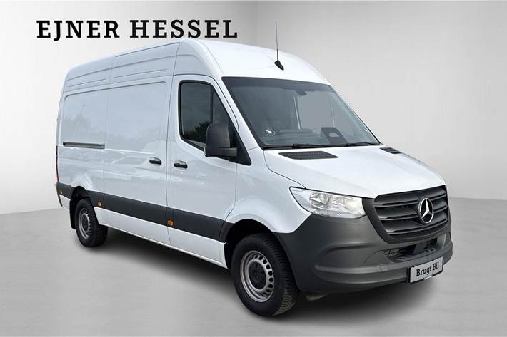 Hvid Mercedes Sprinter 317 fra 2024