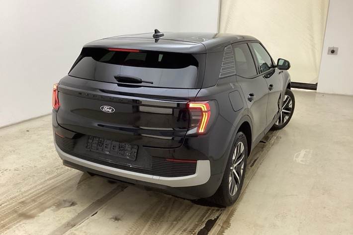 Sort Ford Explorer fra 2024