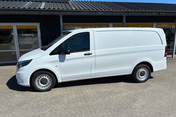 Hvid Mercedes Vito 116 fra 2021