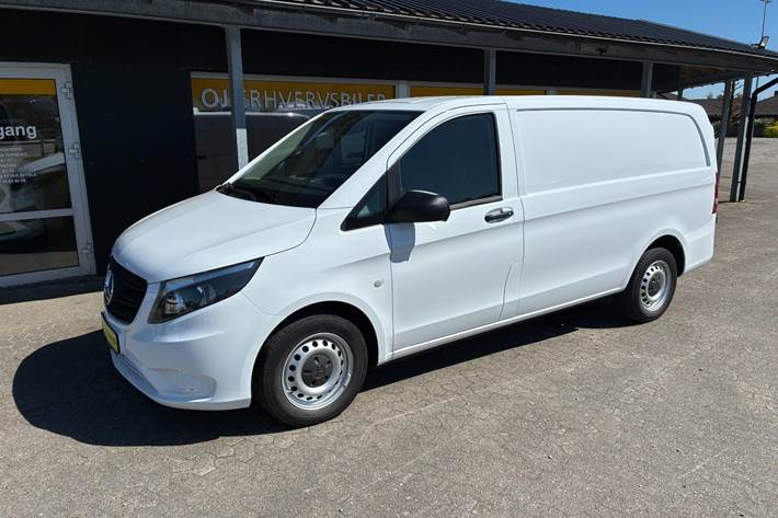 Hvid Mercedes Vito 116 fra 2021