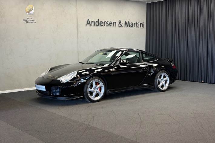 Sort Porsche 911 fra 2000