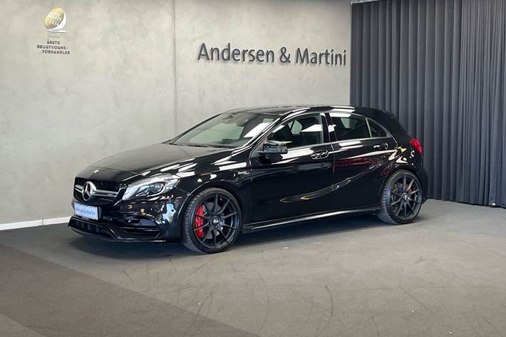 Sort Mercedes A45 AMG fra 2015
