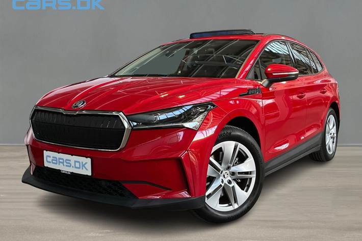 Rød Skoda Enyaq fra 2021 set udefra