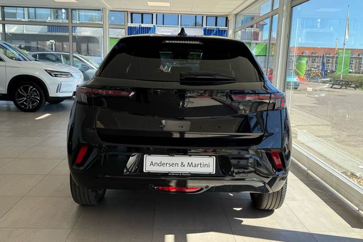 Sort Opel Mokka-e fra 2025