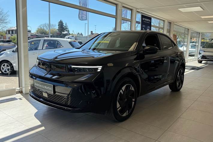 Sort Opel Mokka-e fra 2025