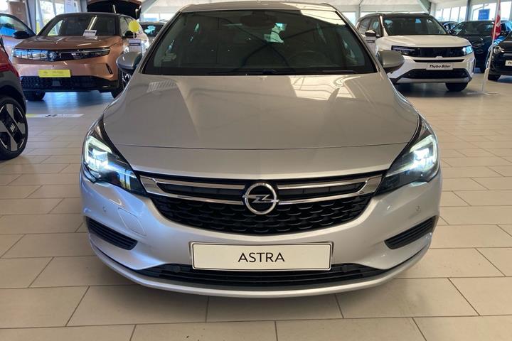 Grå Opel Astra fra 2016