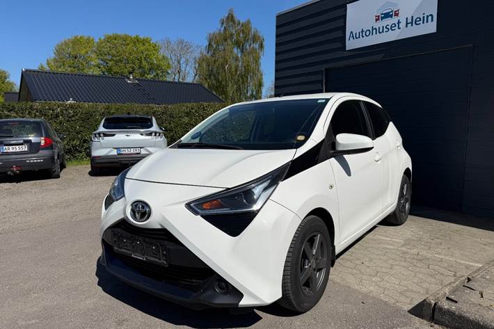 Hvid Toyota Aygo fra 2019