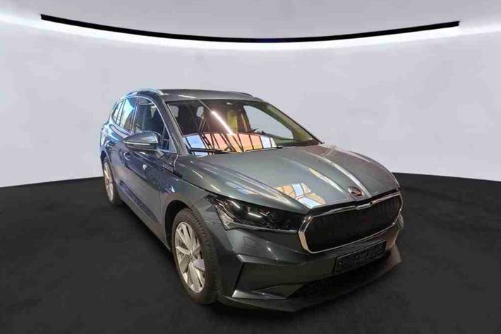 Grå Skoda Enyaq fra 2021