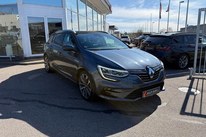 Grå Renault Megane IV fra 2021