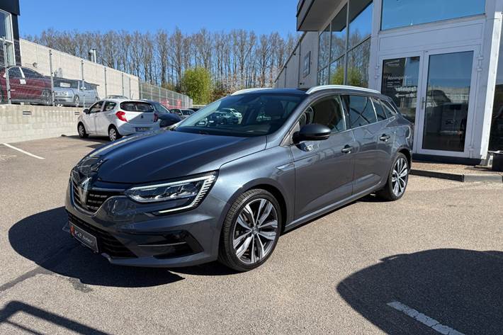 Grå Renault Megane IV fra 2021
