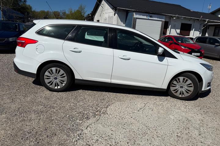 Hvid Ford Focus fra 2015