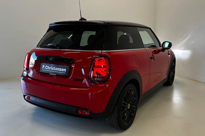 Rød Mini Cooper SE fra 2023