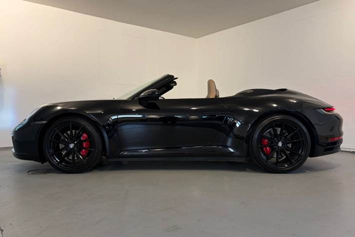Beige Porsche 911 Carrera S fra 2020