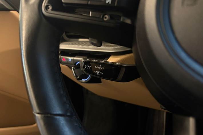 Beige Porsche 911 Carrera S fra 2020