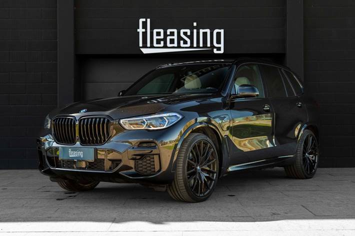 Sort BMW X5 fra 2021