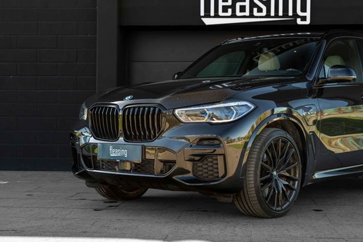 Sort BMW X5 fra 2021