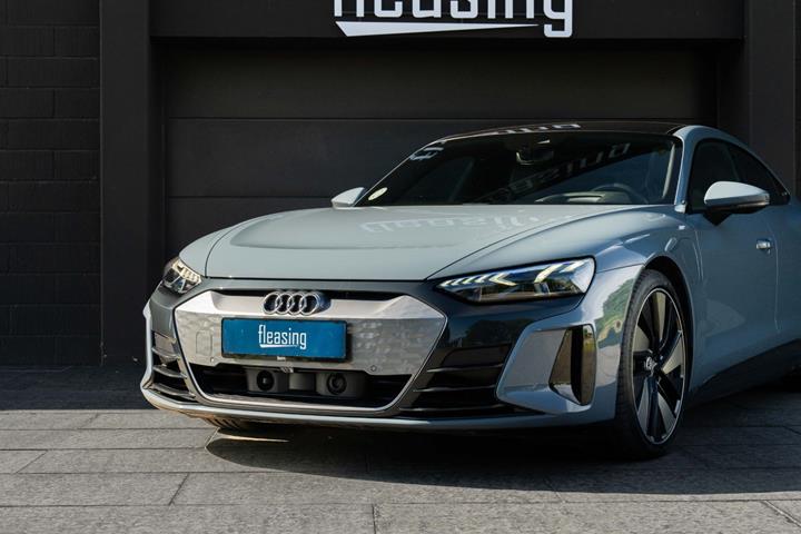 Blå Audi e-tron GT fra 2021