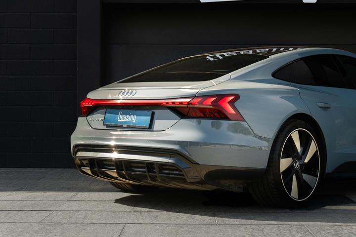 Blå Audi e-tron GT fra 2021