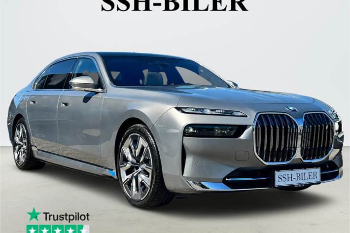 Hvid BMW i7 fra 2023 set udefra
