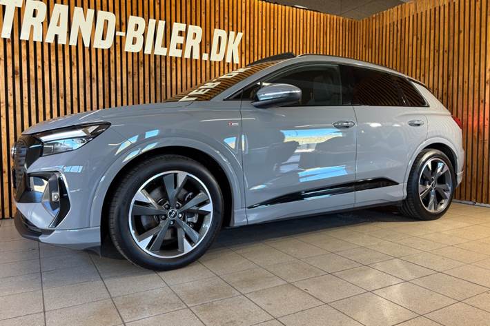 Grå Audi Q4 e-tron fra 2022