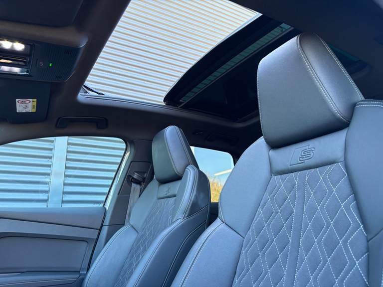 Audi Q4 e-tron 50 S-line quattro