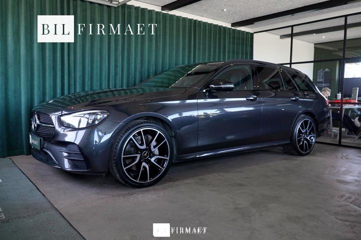 Grå Mercedes E300 e fra 2021