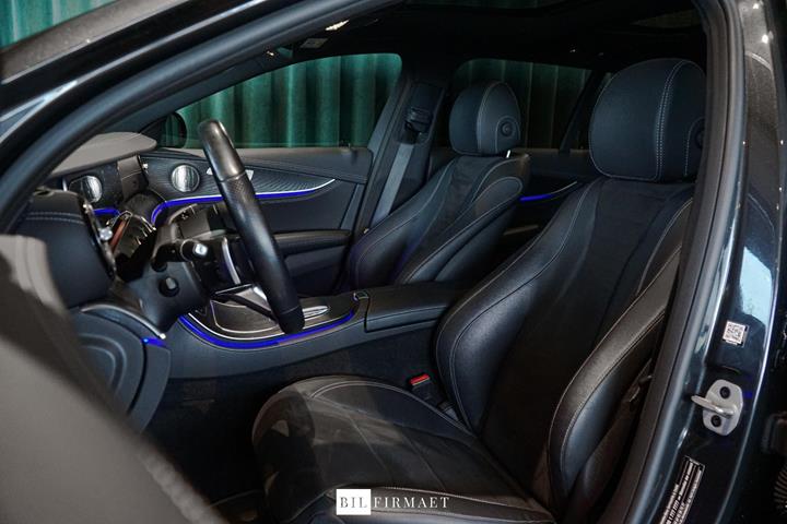 Grå Mercedes E300 e fra 2021