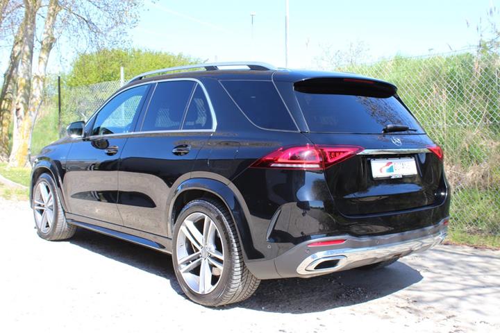Sort Mercedes GLE350 de fra 2021