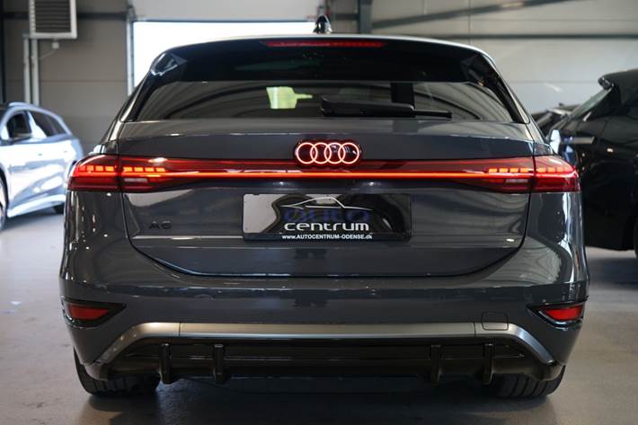 Grå Audi A6 e-tron fra 2025