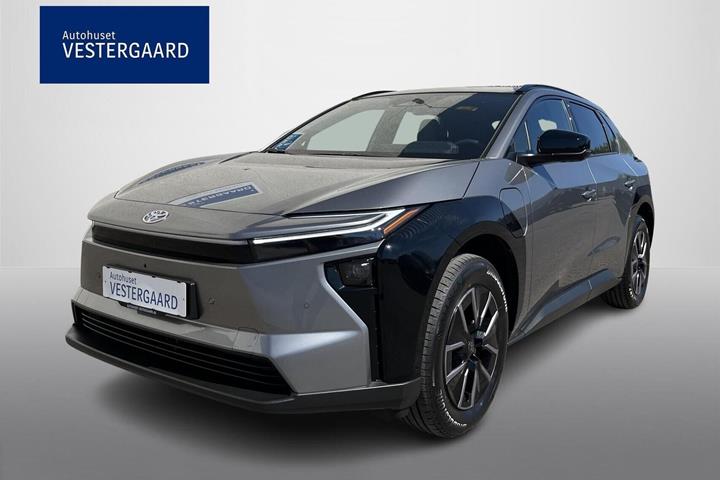 Grå Toyota BZ4X fra 2025 set udefra