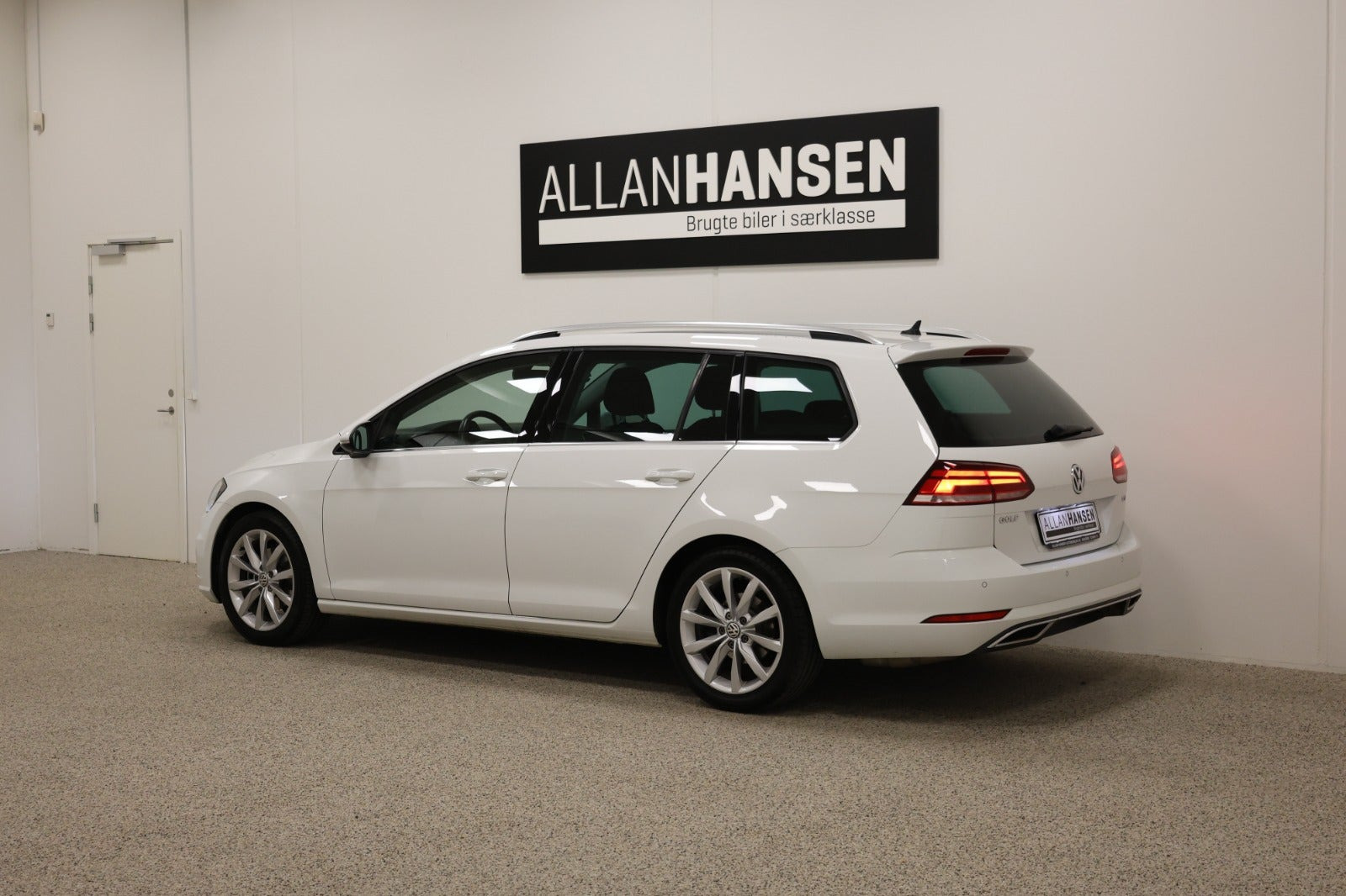 Hvid VW Golf VII fra 2017