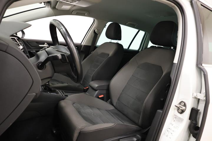 Hvid VW Golf VII fra 2017