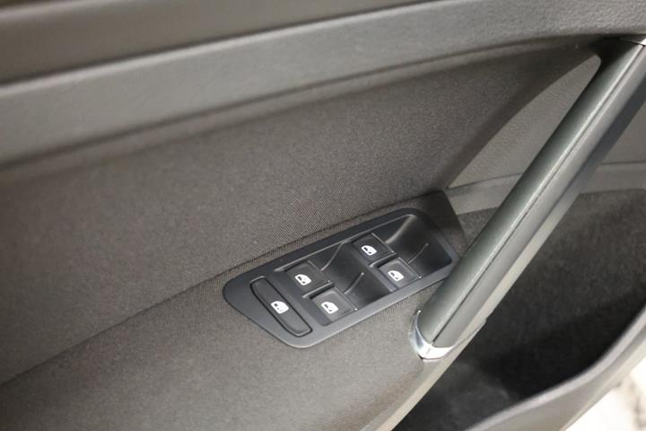 Hvid VW Golf VII fra 2017
