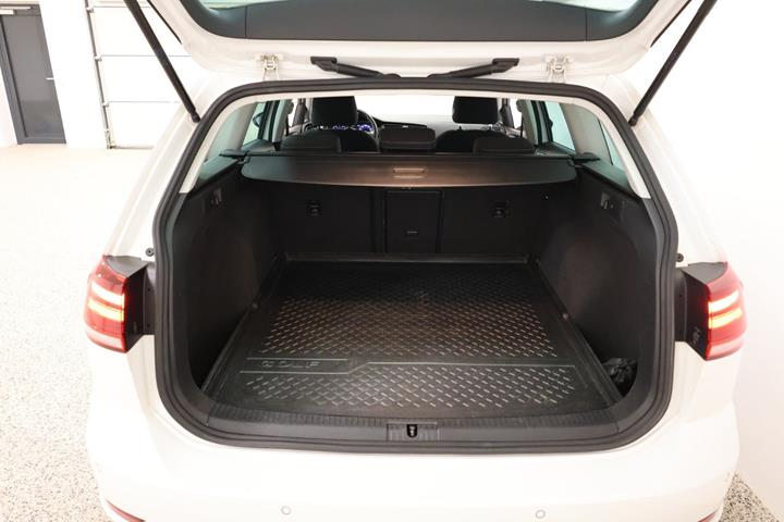 Hvid VW Golf VII fra 2017