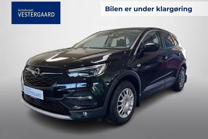 Sort Opel Grandland X fra 2020 set udefra
