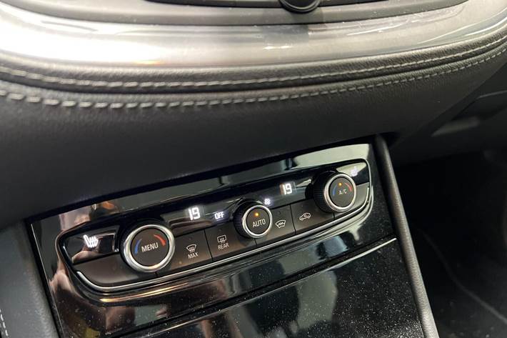 Sort Opel Grandland X fra 2020