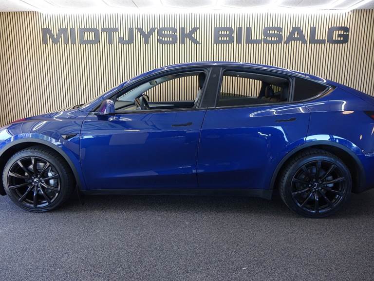 Tesla Model Y Long Range AWD