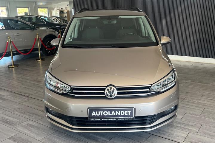 Orange VW Touran fra 2018