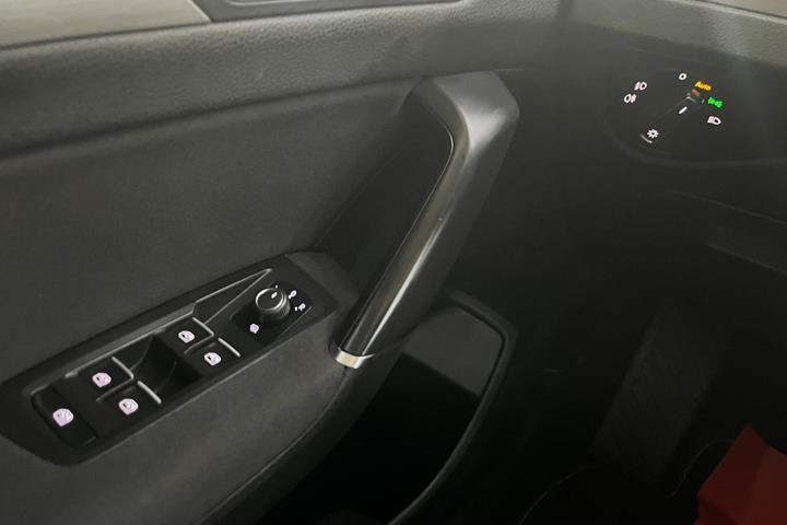 Orange VW Touran fra 2018