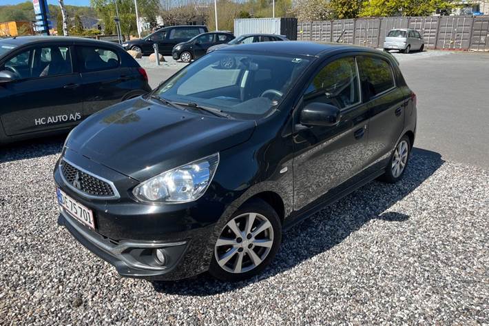 Sort Mitsubishi Space Star fra 2016