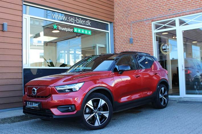 Rød Volvo XC40 fra 2022