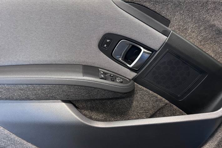 Sort BMW i3s fra 2021