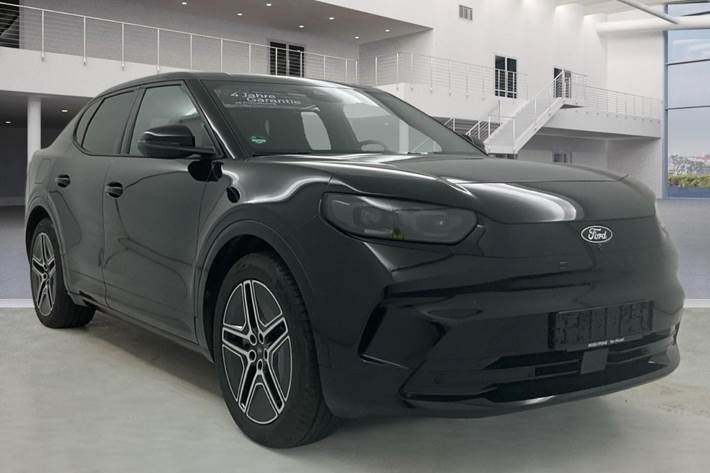 Sort Ford Capri fra 2025