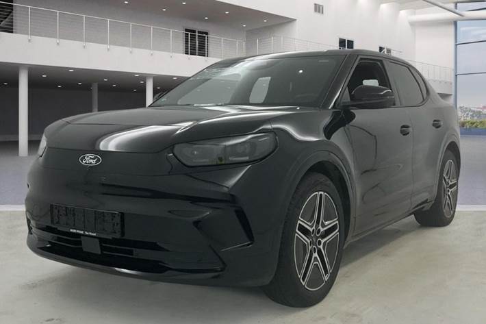 Sort Ford Capri fra 2025