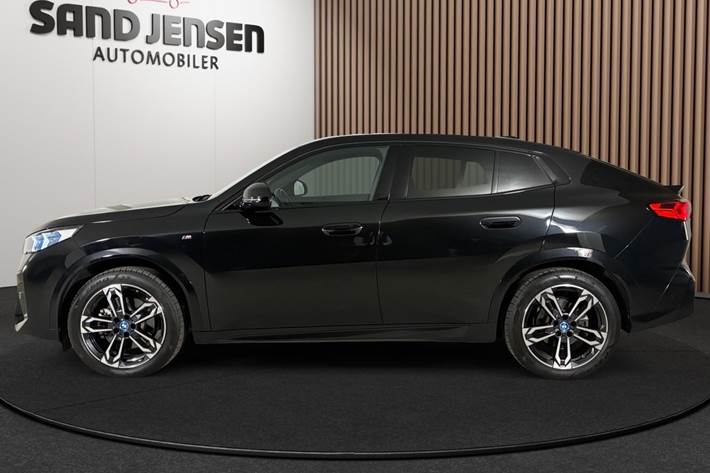 Sort BMW iX2 fra 2024