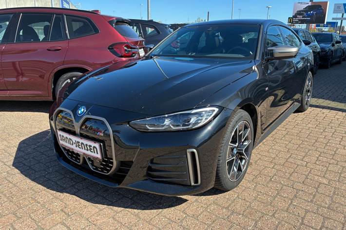 Sort BMW i4 fra 2023