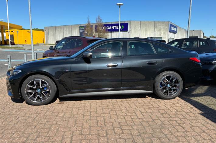 Sort BMW i4 fra 2023
