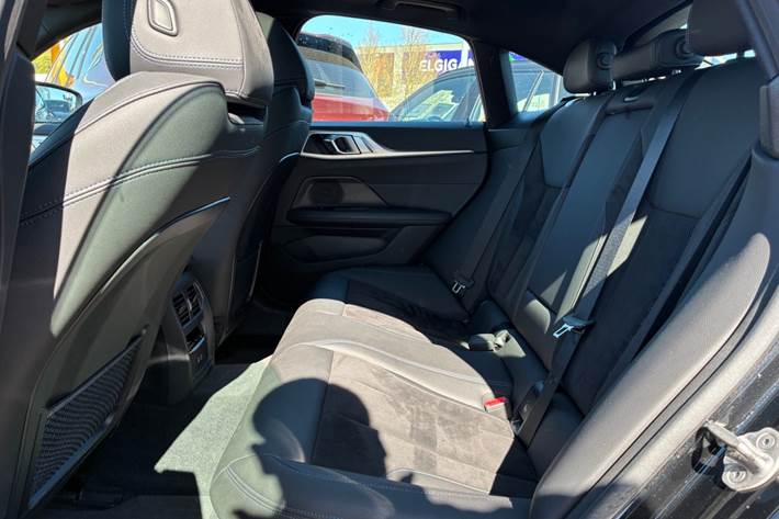 Sort BMW i4 fra 2023